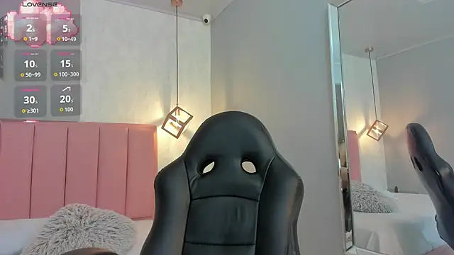 SUNNYCYRUS online show from September 25, 12:31 pm