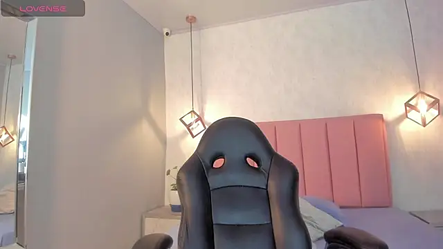 SUNNYCYRUS online show from November 5, 12:27 pm