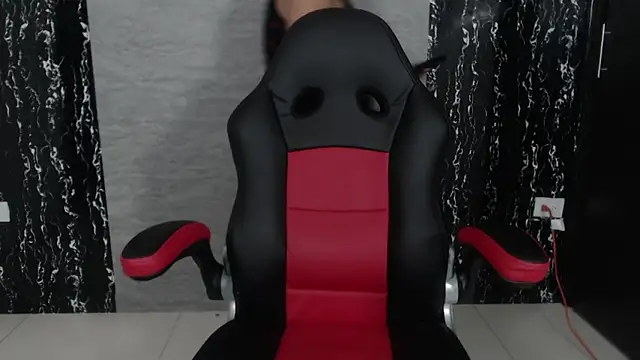 Snapshot of evelin_999_ chatting on March 15, 10:00 pm evelin 999  online show from March 15, 10:00 pm