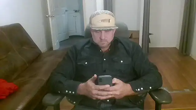 poundyouout69 online show from November 30, 8:02 pm