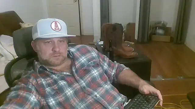 poundyouout69 online show from February 15, 1:13 am