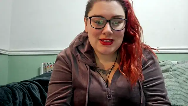 Bustycurves online show from January 6, 7:35 pm