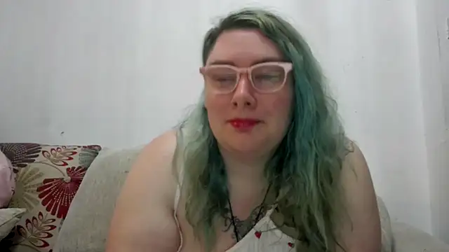 Bustycurves online show from April 19, 12:00 am