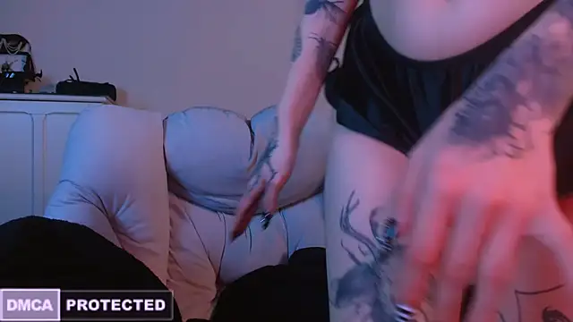 NaughtyLittleFox online show from January 28, 8:25 am