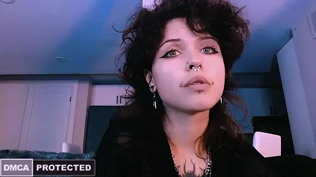 NaughtyLittleFox online show from November 4, 5:17 am