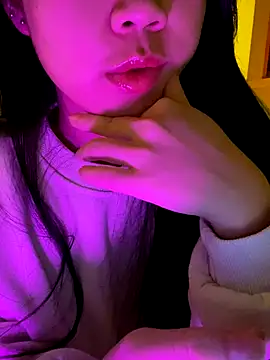 minmin2kk5 online show from November 4, 5:17 am