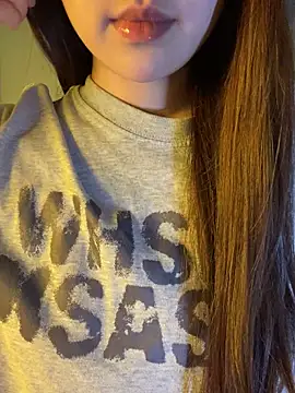 minmin2kk5 online show from March 24, 5:45 am