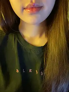 minmin2kk5 online show from April 24, 6:38 am