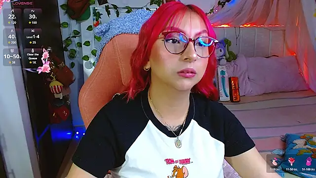 Snapshot of Littlerouse_ chatting on May 1, 8:41 am Littlerouse online show from May 1, 8:41 am