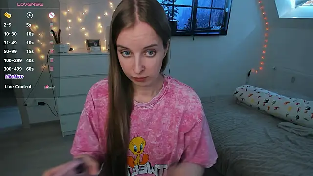 Snapshot of violet_blue_eyes chatting on March 12, 12:44 pm violet blue eyes online show from March 12, 12:44 pm
