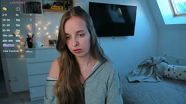 Snapshot of violet_blue_eyes chatting on March 20, 3:50 pm violet blue eyes online show from March 20, 3:50 pm