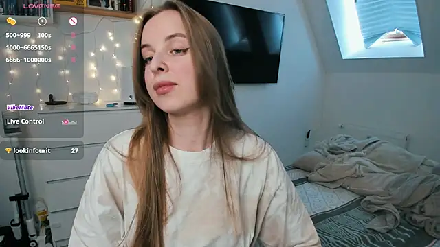 Snapshot of violet_blue_eyes chatting on April 15, 1:07 pm violet blue eyes online show from April 15, 1:07 pm