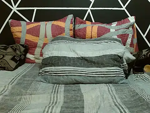 YummyChocolatexx2 online show from November 9, 2:59 pm