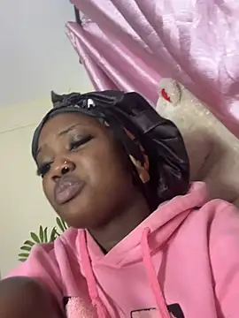 Snapshot of Queen_Arnah254 chatting on May 29, 9:35 pm Queen Arnah254 online show from May 29, 9:35 pm