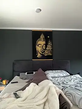 Livewithlucy online show from March 10, 8:41 am