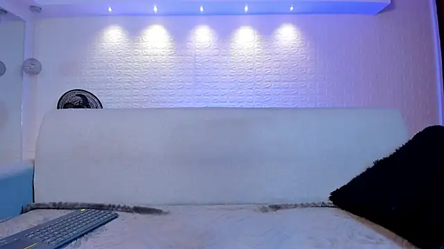 violet scott online show from February 7, 4:56 pm