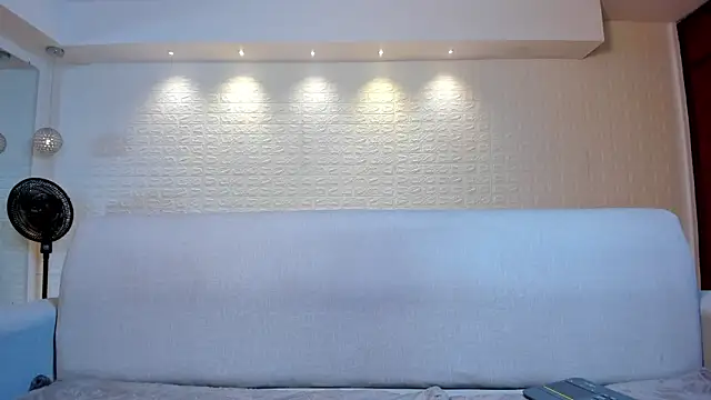 violet scott online show from March 3, 5:07 pm