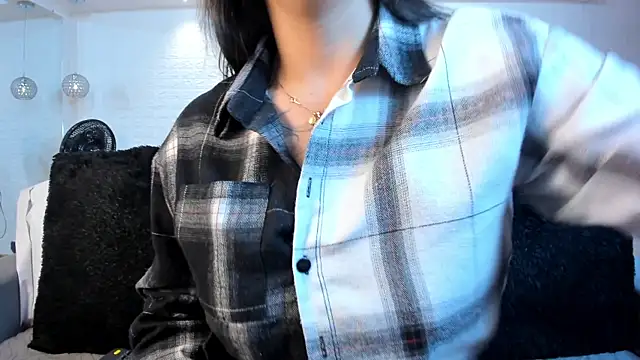 violet scott online show from October 6, 10:45 am