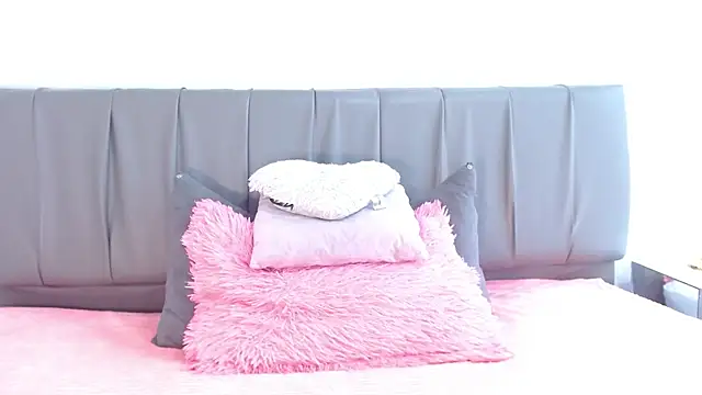 Cherllynn online show from December 19, 2:57 pm