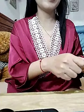 Snapshot of cream1299 chatting on February 20, 5:23 am cream1299 online show from February 20, 5:23 am