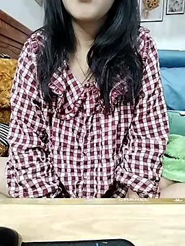 Snapshot of cream1299 chatting on February 22, 9:37 pm cream1299 online show from February 22, 9:37 pm