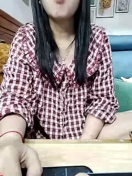 Snapshot of cream1299 chatting on February 23, 8:28 am cream1299 online show from February 23, 8:28 am