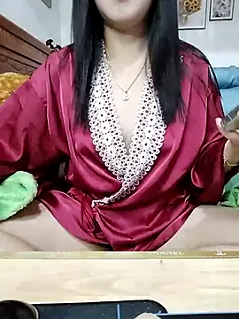 Snapshot of cream1299 chatting on February 24, 9:00 am cream1299 online show from February 24, 9:00 am