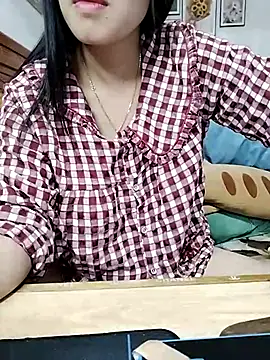 Snapshot of cream1299 chatting on March 2, 12:11 pm cream1299 online show from March 2, 12:11 pm