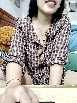 Snapshot of cream1299 chatting on March 10, 12:40 am cream1299 online show from March 10, 12:40 am