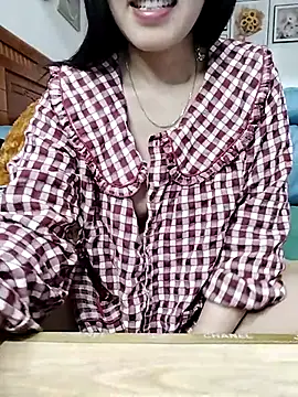 Snapshot of cream1299 chatting on March 12, 9:56 pm cream1299 online show from March 12, 9:56 pm