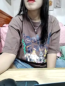 Snapshot of cream1299 chatting on October 6, 11:18 am cream1299 online show from October 6, 11:18 am