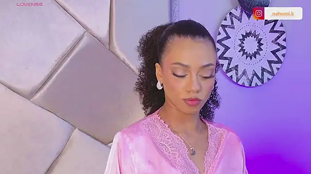 Snapshot of Nahomi_King chatting on February 24, 1:10 pm Nahomi King online show from February 24, 1:10 pm