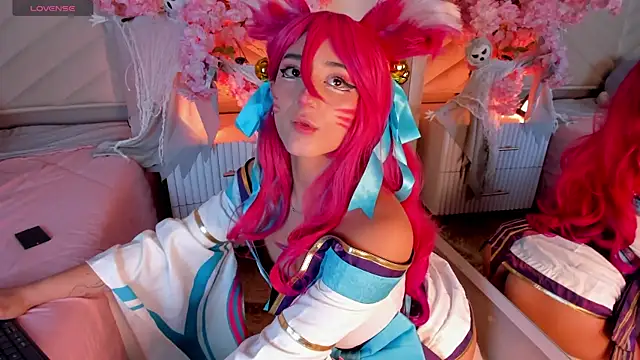 miia  baker online show from October 31, 12:39 pm