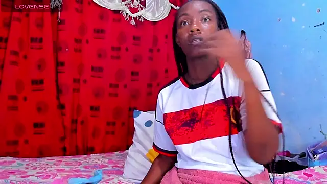 Snapshot of Sandyhamilttoon chatting on November 15, 12:30 am Sandyhamilttoon online show from November 15, 12:30 am