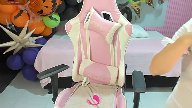 Snapshot of Yuli_16 chatting on October 28, 11:03 am Yuli 16 online show from October 28, 11:03 am