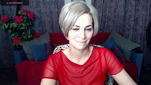 Blonde lola444 online show from December 26, 8:11 pm
