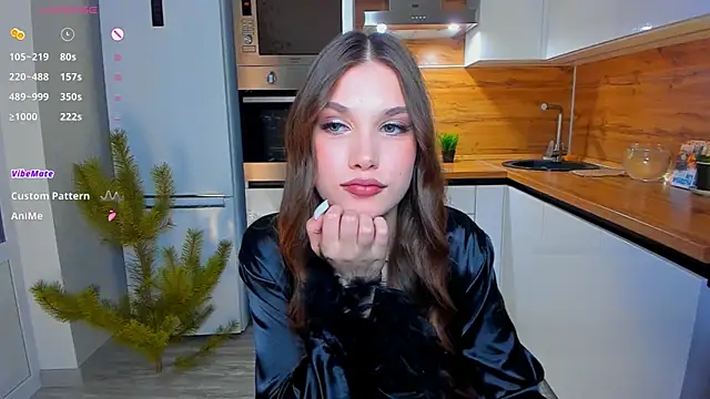  Eva Lee online show from December 19, 5:08 pm