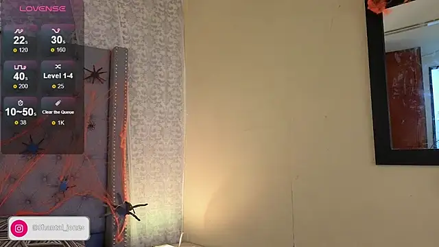 Shantal Joness online show from October 28, 11:07 pm