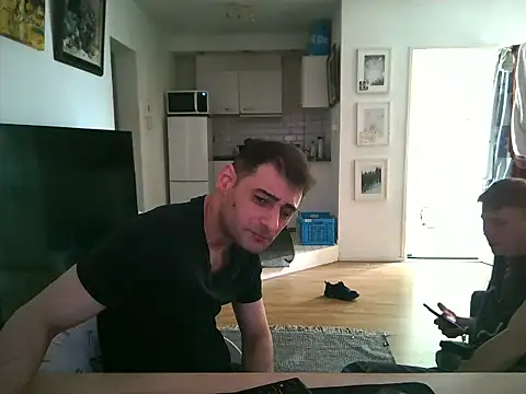 Snapshot of mihaimichael chatting on May 10, 6:07 am mihaimichael online show from May 10, 6:07 am