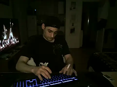 Snapshot of mihaimichael chatting on May 20, 2:07 am mihaimichael online show from May 20, 2:07 am
