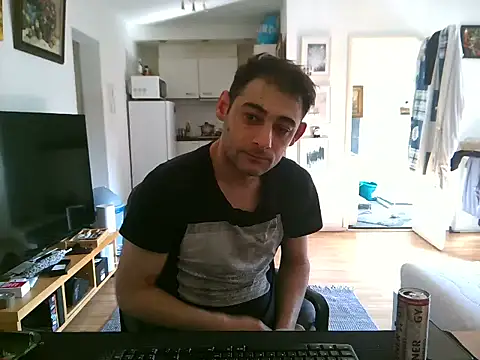 Snapshot of mihaimichael chatting on May 30, 8:00 am mihaimichael online show from May 30, 8:00 am