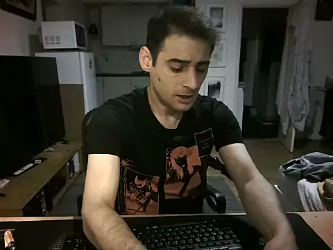 Snapshot of mihaimichael chatting on June 5, 11:32 pm mihaimichael online show from June 5, 11:32 pm