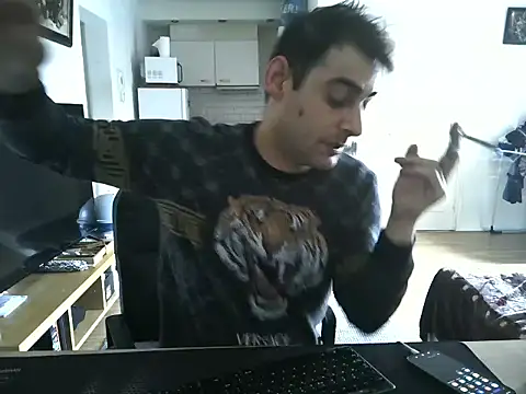 Snapshot of mihaimichael chatting on June 14, 12:07 pm mihaimichael online show from June 14, 12:07 pm