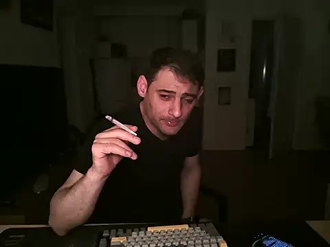 Snapshot of mihaimichael chatting on July 11, 2:47 am mihaimichael online show from July 11, 2:47 am