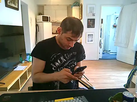 Snapshot of mihaimichael chatting on July 15, 12:10 pm mihaimichael online show from July 15, 12:10 pm