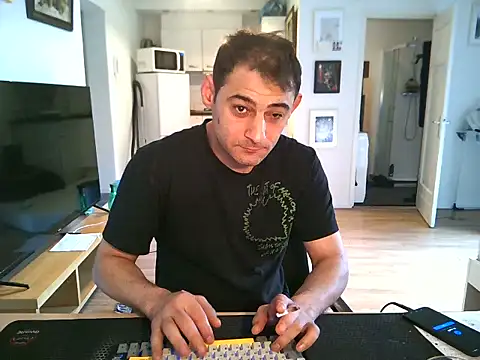Snapshot of mihaimichael chatting on July 19, 2:21 pm mihaimichael online show from July 19, 2:21 pm