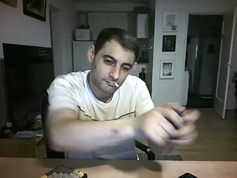 Snapshot of mihaimichael chatting on July 27, 10:06 pm mihaimichael online show from July 27, 10:06 pm