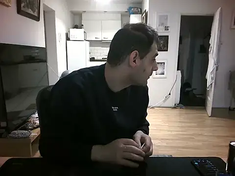 Snapshot of mihaimichael chatting on July 28, 8:01 pm mihaimichael online show from July 28, 8:01 pm