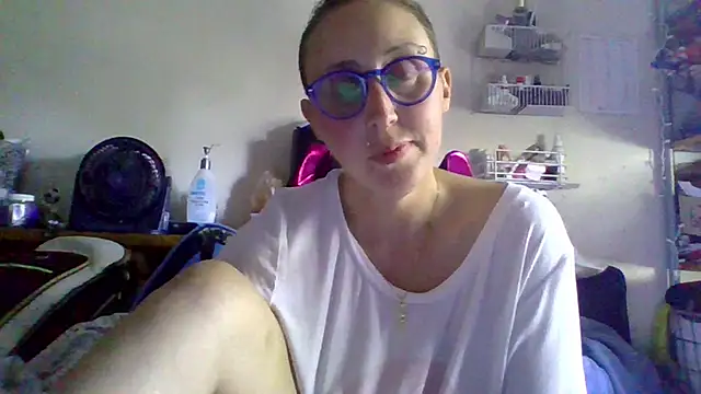 Snapshot of AstridFalk23 chatting on October 6, 5:43 pm AstridFalk23 online show from October 6, 5:43 pm