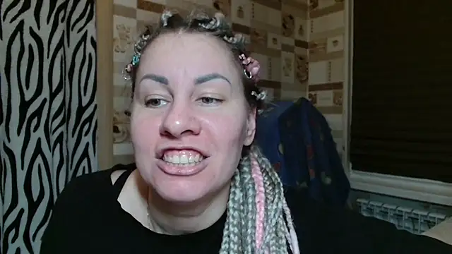 Snapshot of TherestlessKitty chatting on May 5, 10:18 pm TherestlessKitty online show from May 5, 10:18 pm